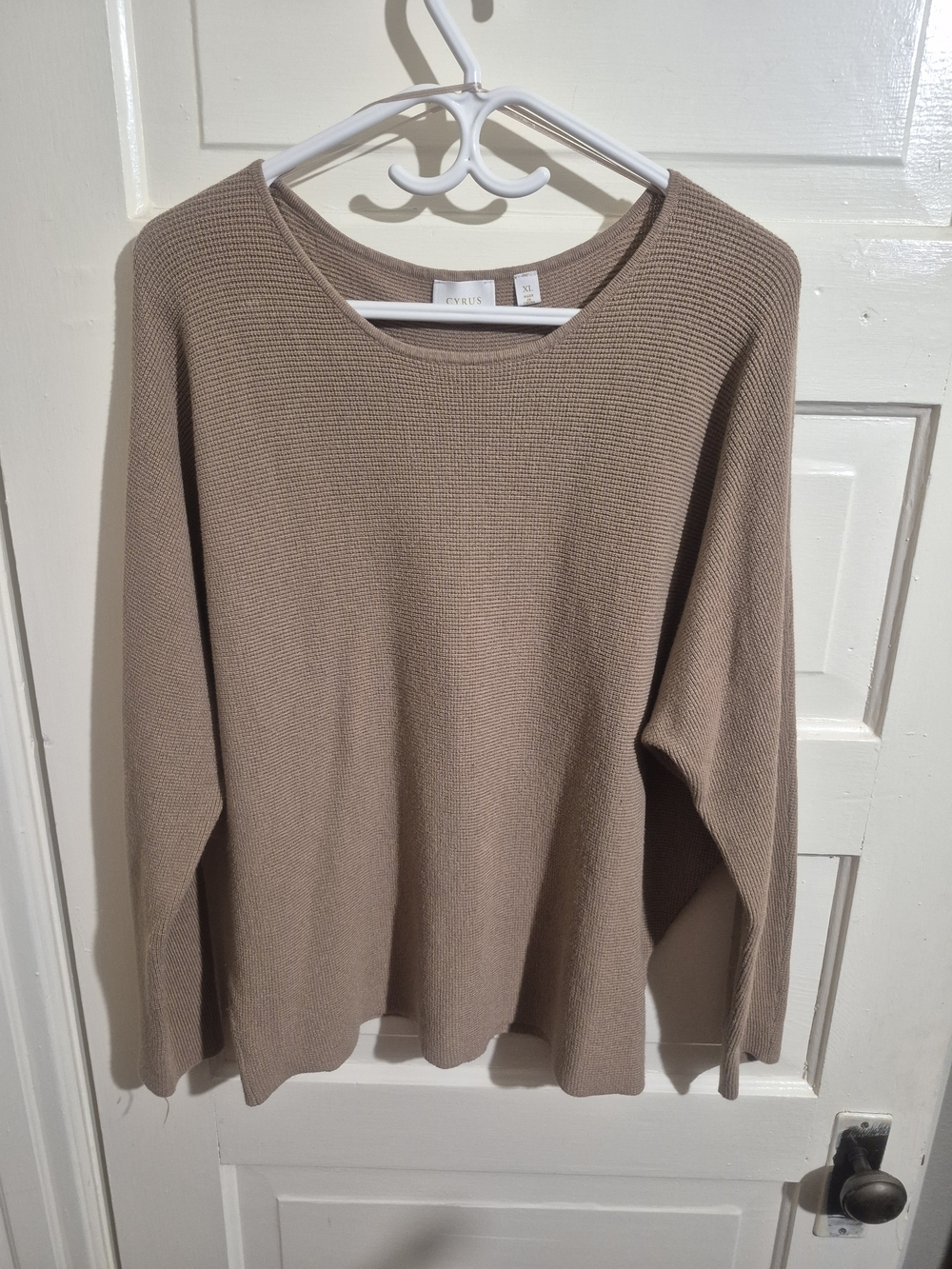 Cyrus Taupe Waffle Knit Sweater XL Soft Lightweight Pullover Dolman Sleeve - Picture 2 of 8